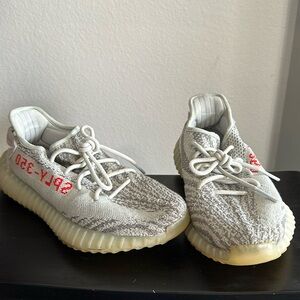 8.5 US, Yeezy